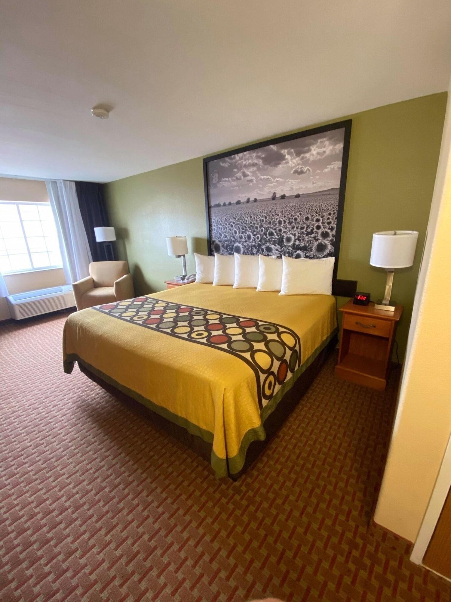 Super 8 By Wyndham Great Bend Otel Dış mekan fotoğraf
