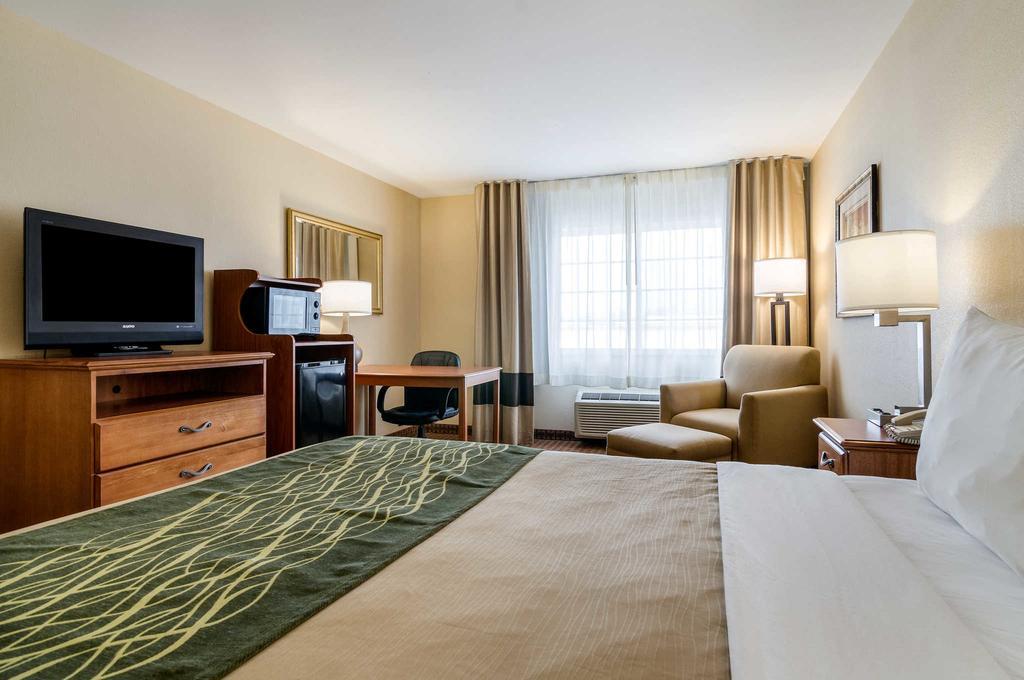 Super 8 By Wyndham Great Bend Otel Dış mekan fotoğraf