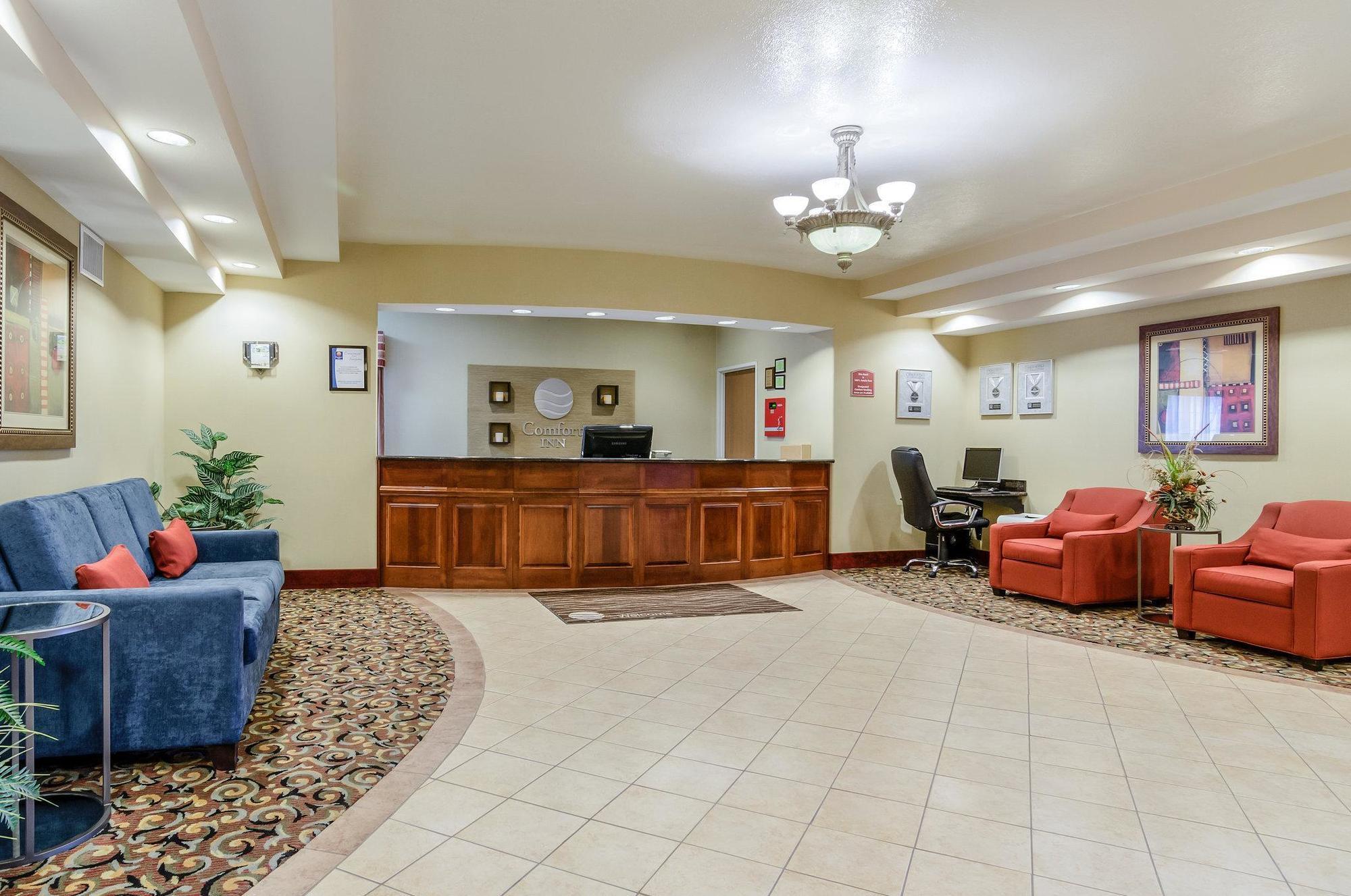 Super 8 By Wyndham Great Bend Otel Dış mekan fotoğraf