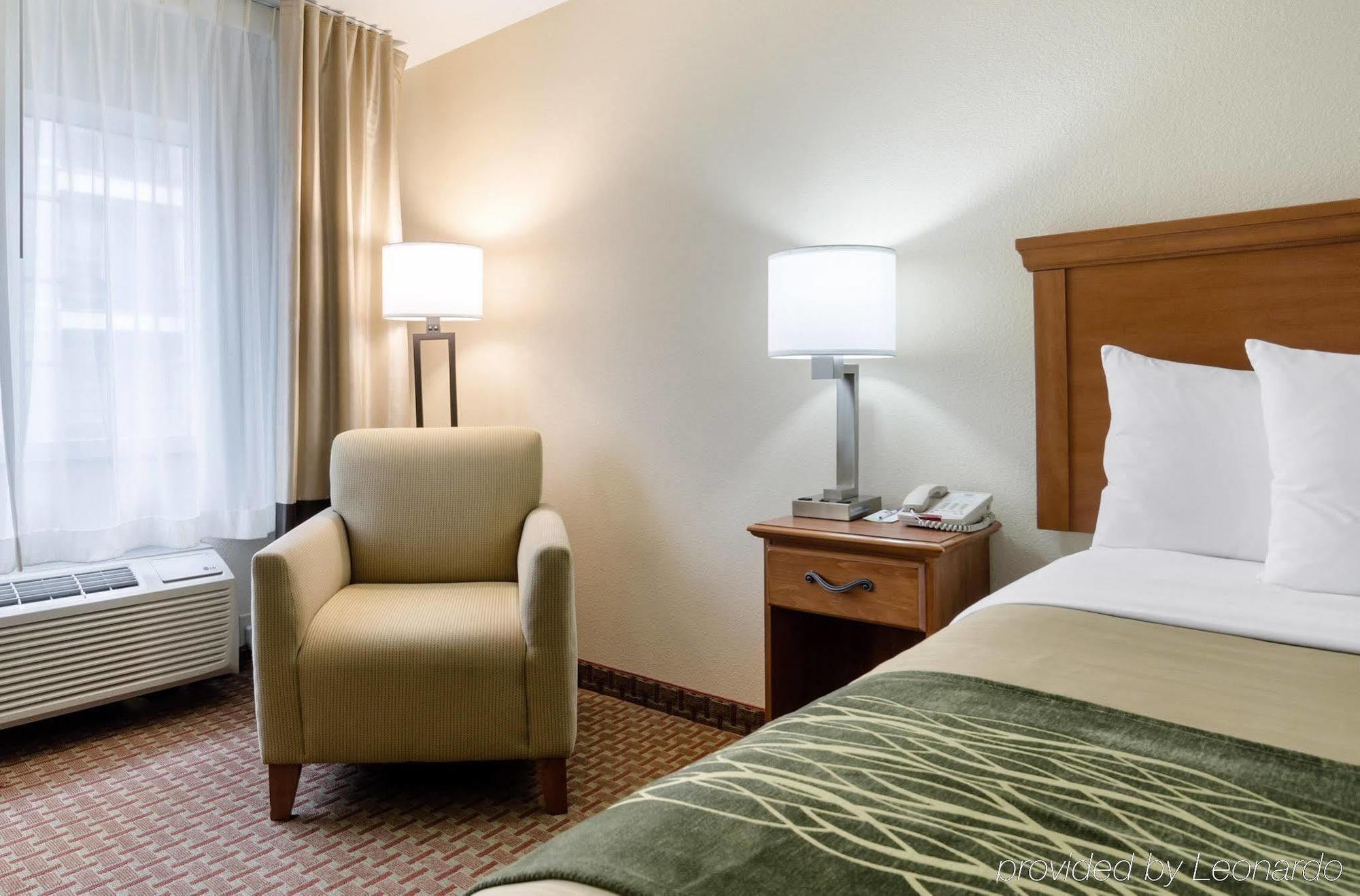 Super 8 By Wyndham Great Bend Otel Dış mekan fotoğraf