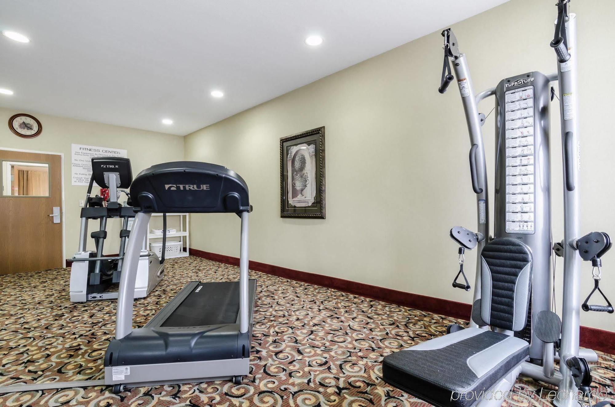 Super 8 By Wyndham Great Bend Otel Dış mekan fotoğraf
