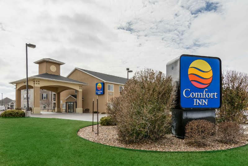 Super 8 By Wyndham Great Bend Otel Dış mekan fotoğraf