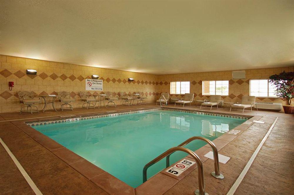 Super 8 By Wyndham Great Bend Otel Konforlar fotoğraf