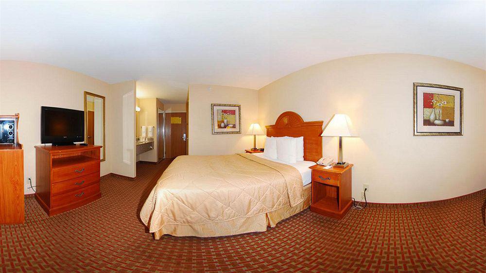 Super 8 By Wyndham Great Bend Otel Dış mekan fotoğraf