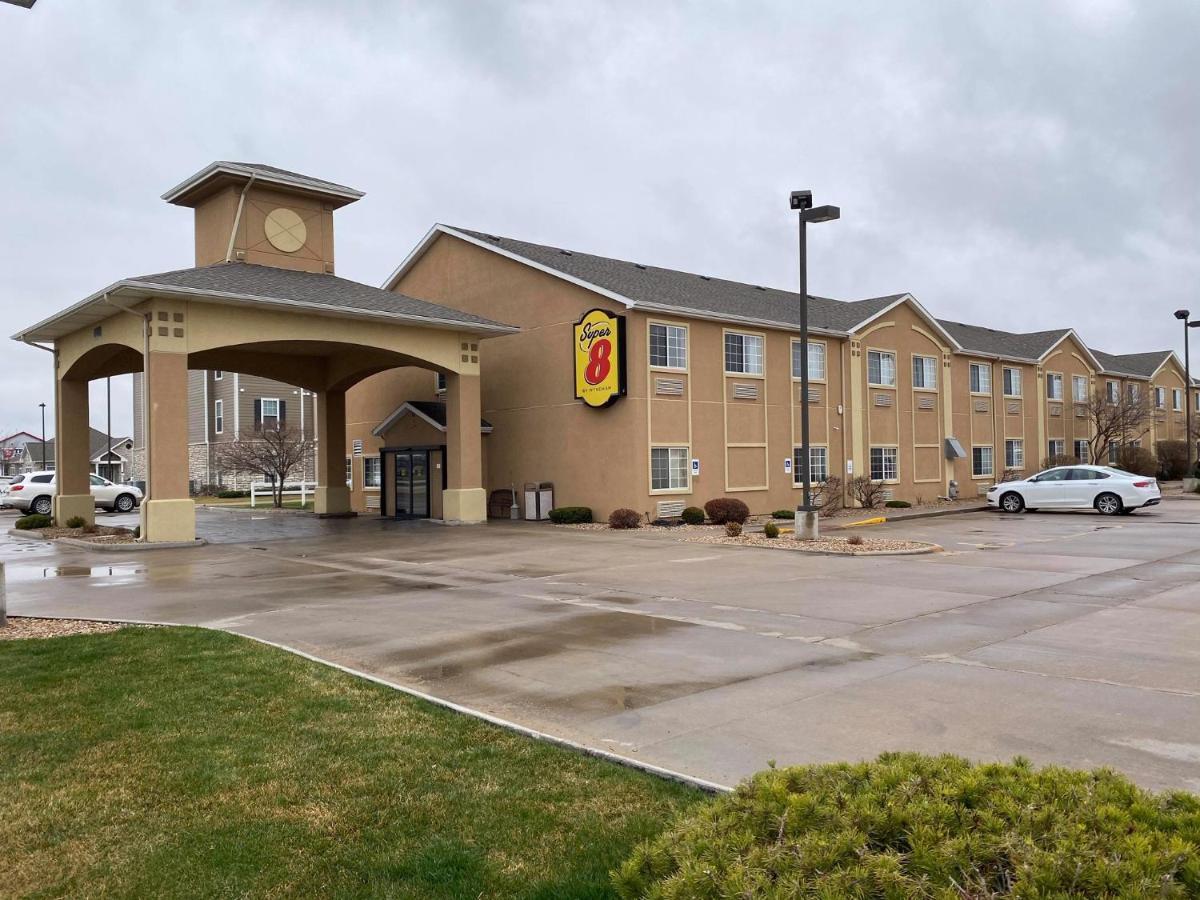 Super 8 By Wyndham Great Bend Otel Dış mekan fotoğraf